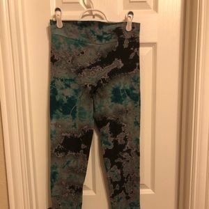 Green, black and gray tie dye leggings